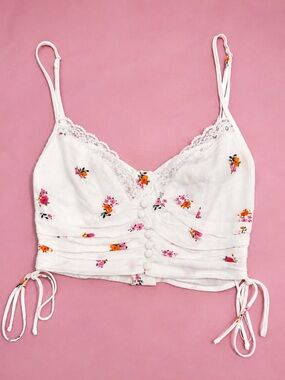 Sky to Moon 🌙 Floral Crop Top with lace &  ruched bodice detailing ✨Size Small